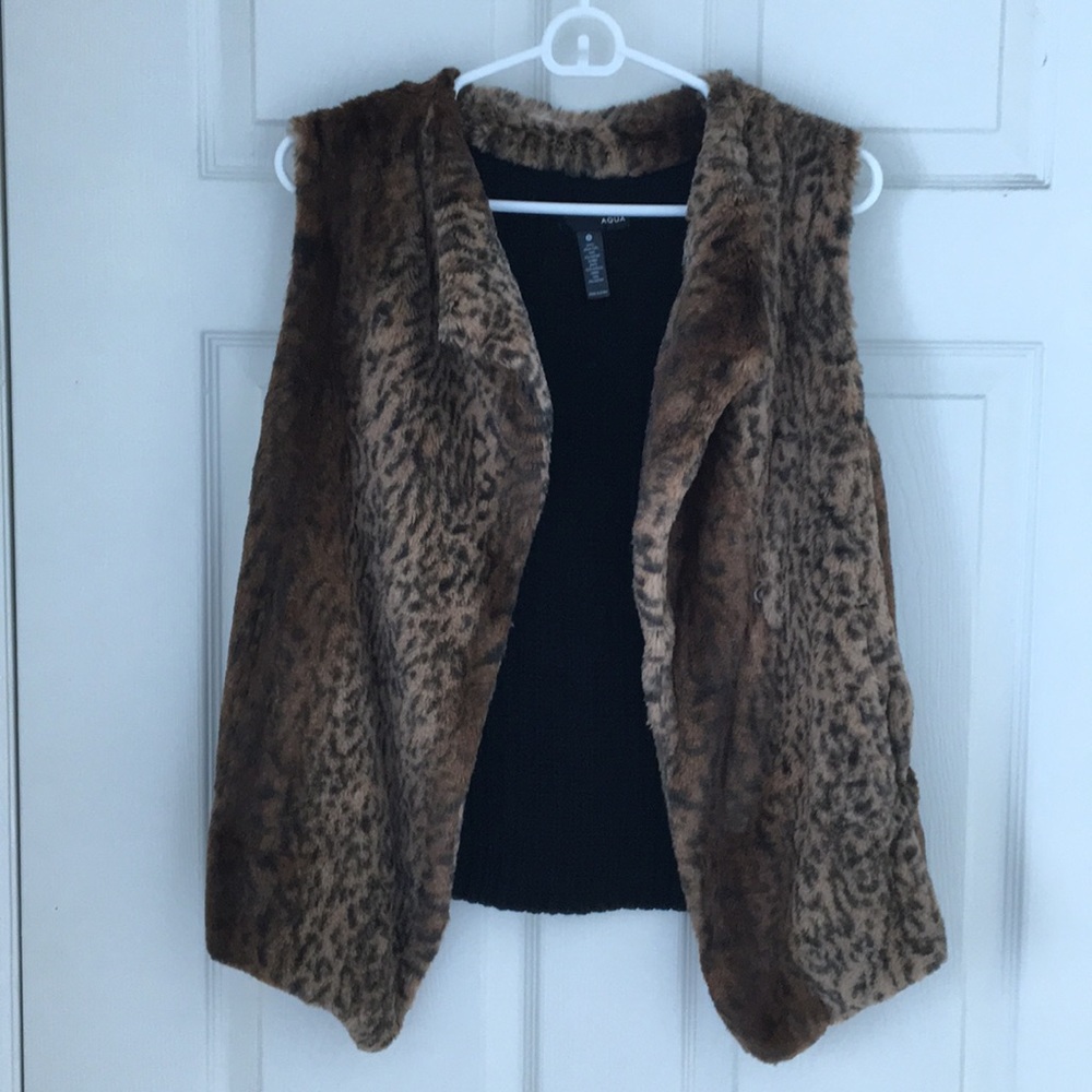 Animal print faux fur vest